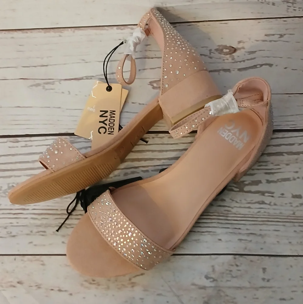 Madden NYC Little Girls Faux Suede Dress Sandals Neutral With Glittery Studs 13
